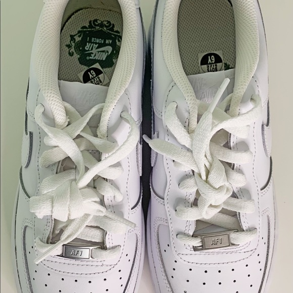 Nike ❌SOLD🎁Air Force 1 low womens 7.5 (J6)NEW Triple White - Picture 5 of 7